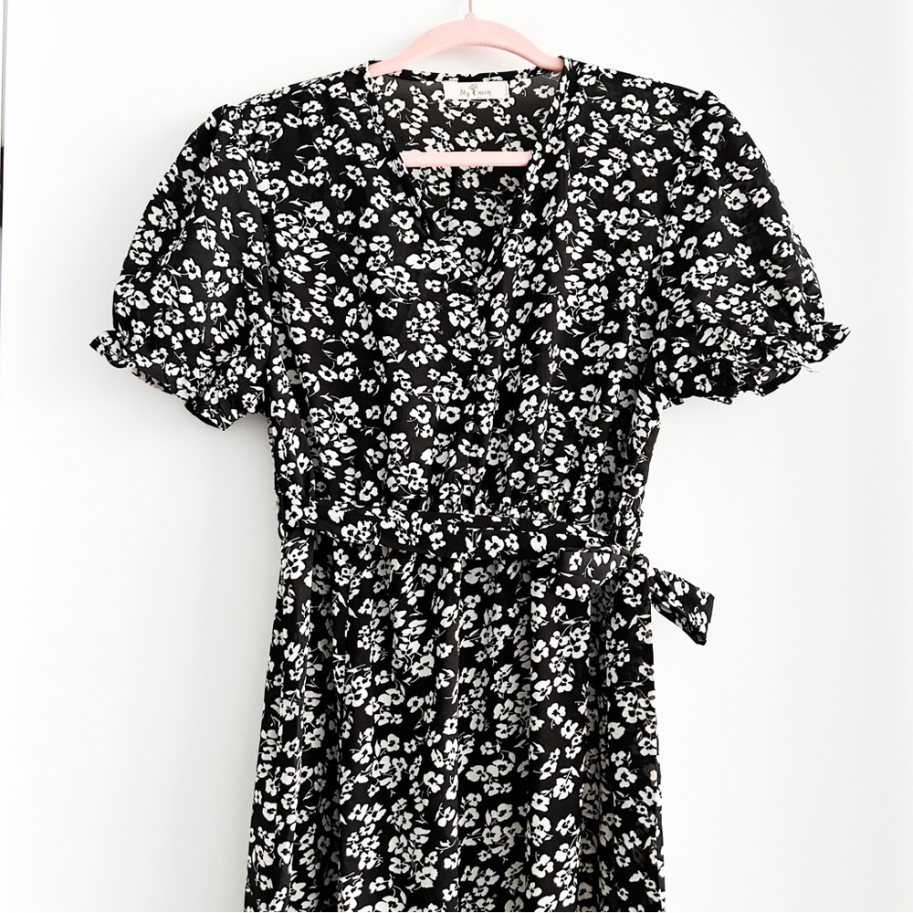 Black and white floral maxi cottagecore style dress - Picture 1 of 13